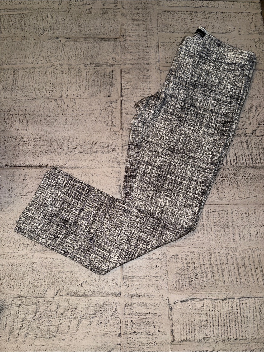 Amanda & Chelsea Black and White Cropped Pants